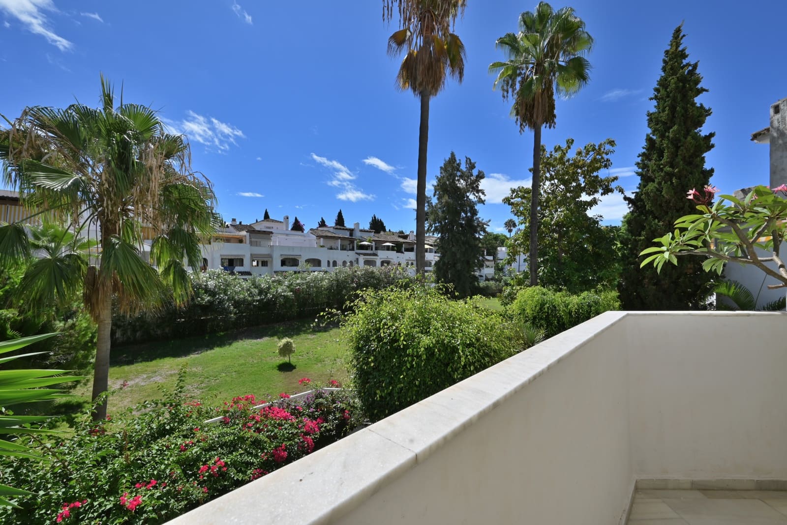 Apartamento de 3 habitaciones en Marbella en venta con piscina garaje - 575.000 € (Ref: 10040228)