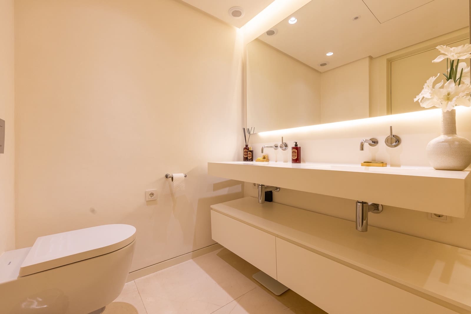 3 sypialnia Apartament na sprzedaż w Ojen z basenem garażem - 1 350 000 € (Ref: 10042331)