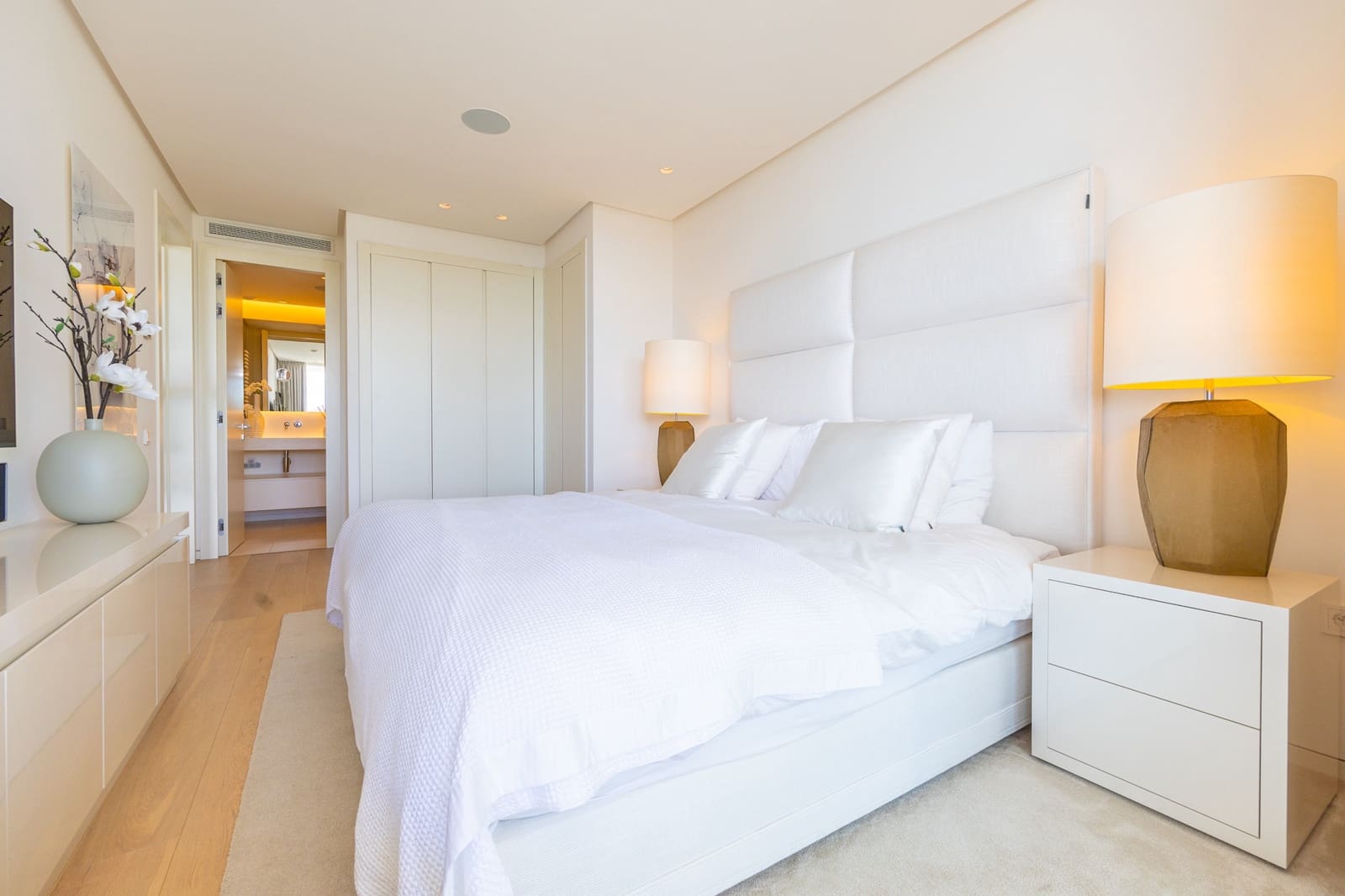 3 sypialnia Apartament na sprzedaż w Ojen z basenem garażem - 1 350 000 € (Ref: 10042331)