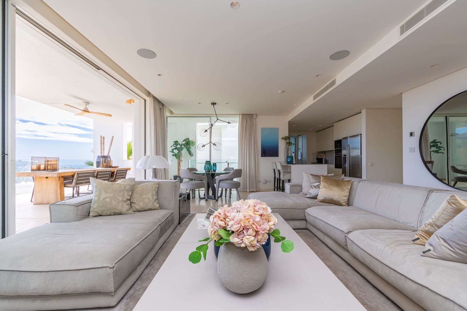 3 sypialnia Apartament na sprzedaż w Ojen z basenem garażem - 1 350 000 € (Ref: 10042331)