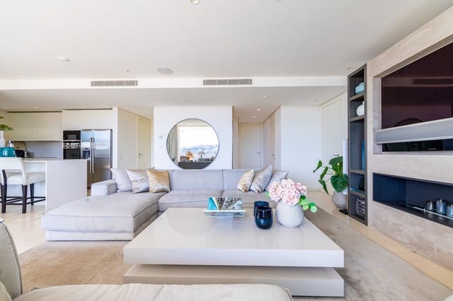 3 sypialnia Apartament na sprzedaż w Ojen z basenem garażem - 1 350 000 € (Ref: 10042331)