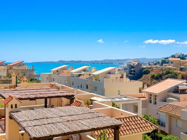 2 makuuhuone Huoneisto myytävänä paikassa Torrequebrada, Benalmádena mukana uima-altaan 
autotalli - 399 000 € (Ref: 10070290)