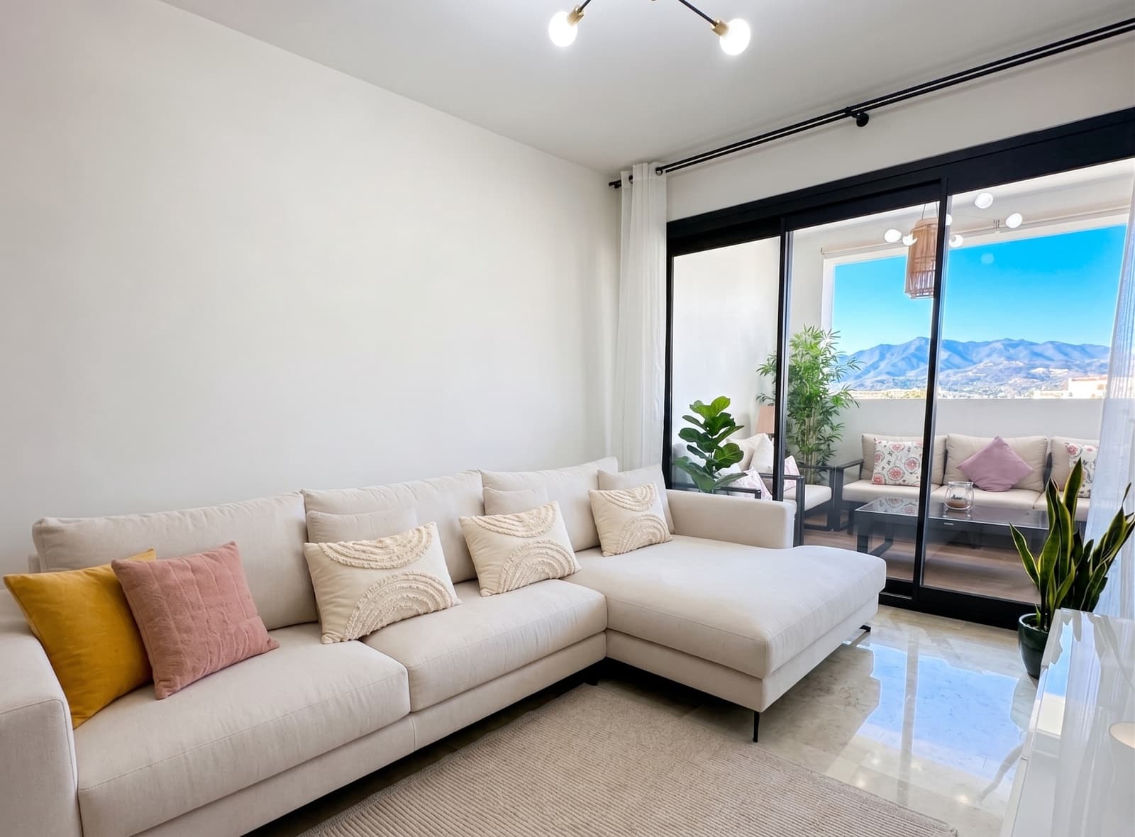 2 bedroom Apartment for sale in Torrequebrada with pool garage - € 389,000 (Ref: 10070290)