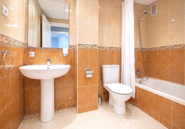 2 sovrum Lägenhet till salu i Torrequebrada, Benalmádena med pool garage - 399 000 € (Ref: 10070290)