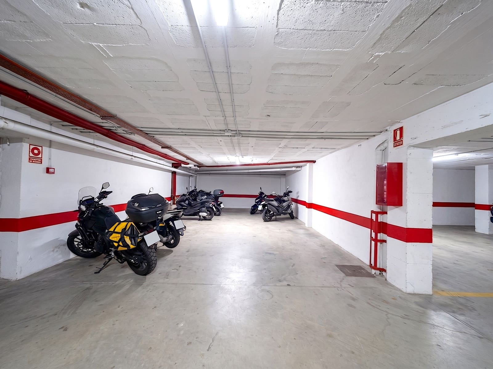 2 bedroom Apartment for sale in Torrequebrada with pool garage - € 389,000 (Ref: 10070290)