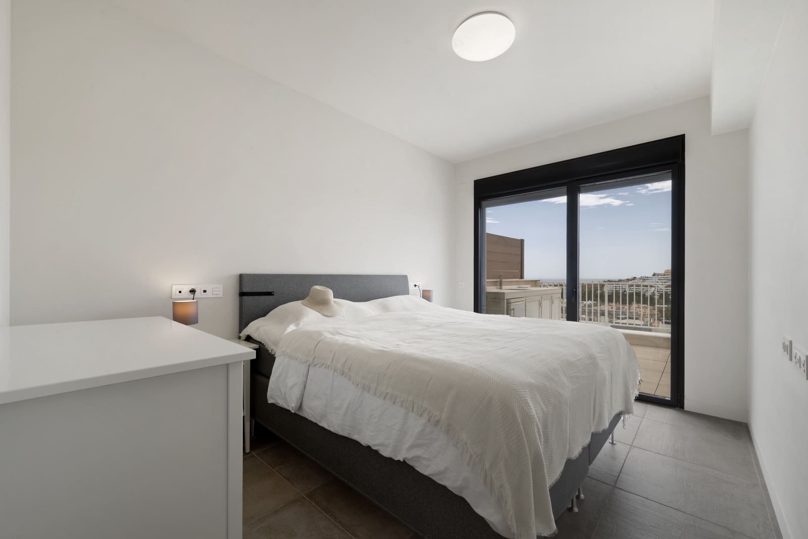 3 soverom Penthouse til salgs i La Cala de Mijas med svømmebasseng garasje - € 1 200 000 (Ref: 10071849)