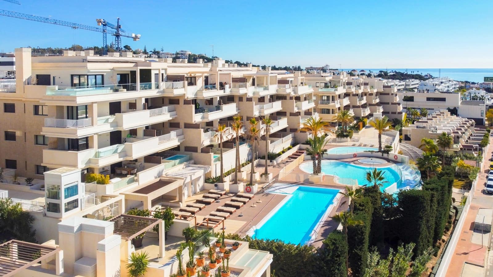 3 soverom Penthouse til salgs i La Cala de Mijas med svømmebasseng garasje - € 1 200 000 (Ref: 10071849)