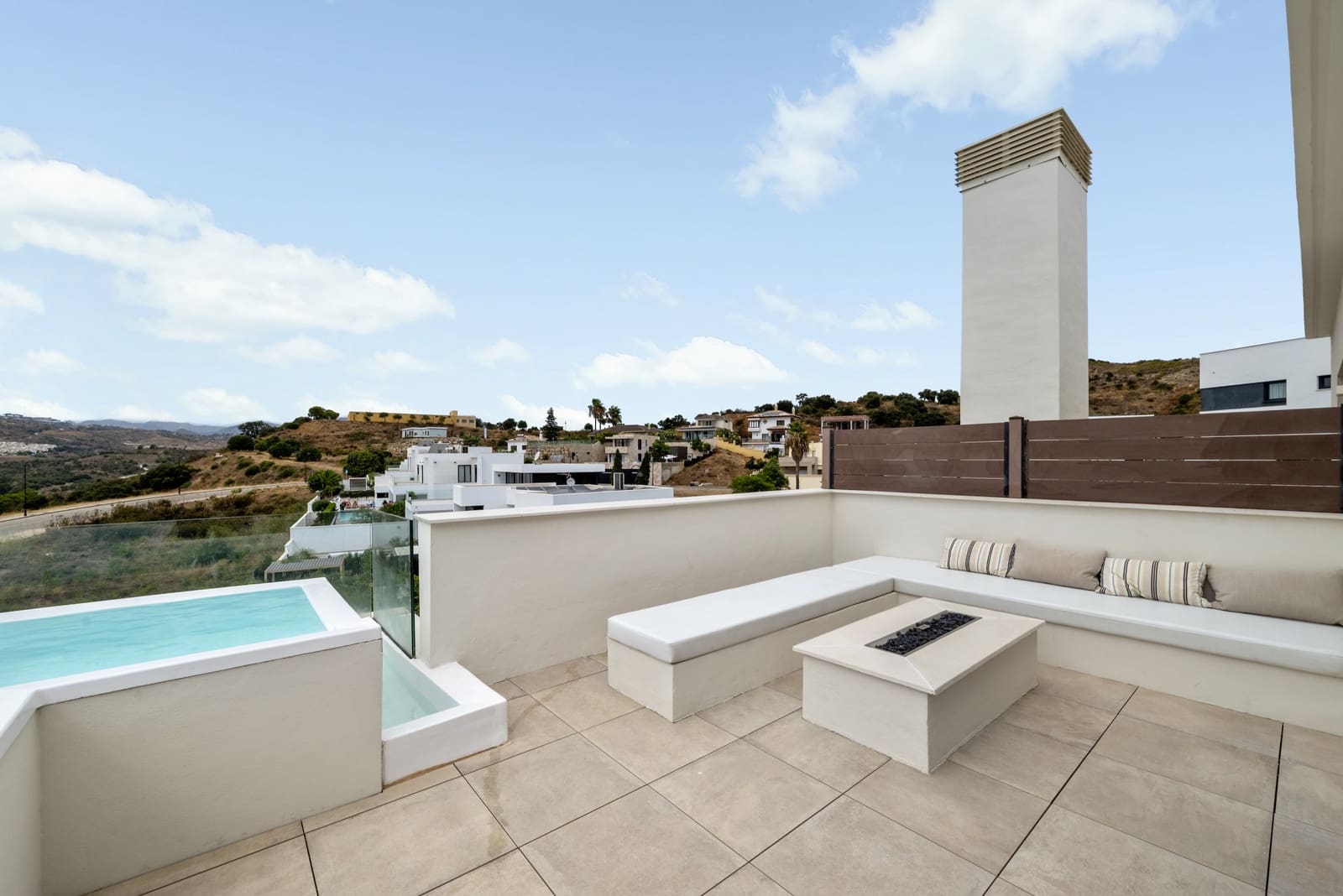 3 soverom Penthouse til salgs i La Cala de Mijas med svømmebasseng garasje - € 1 200 000 (Ref: 10071849)