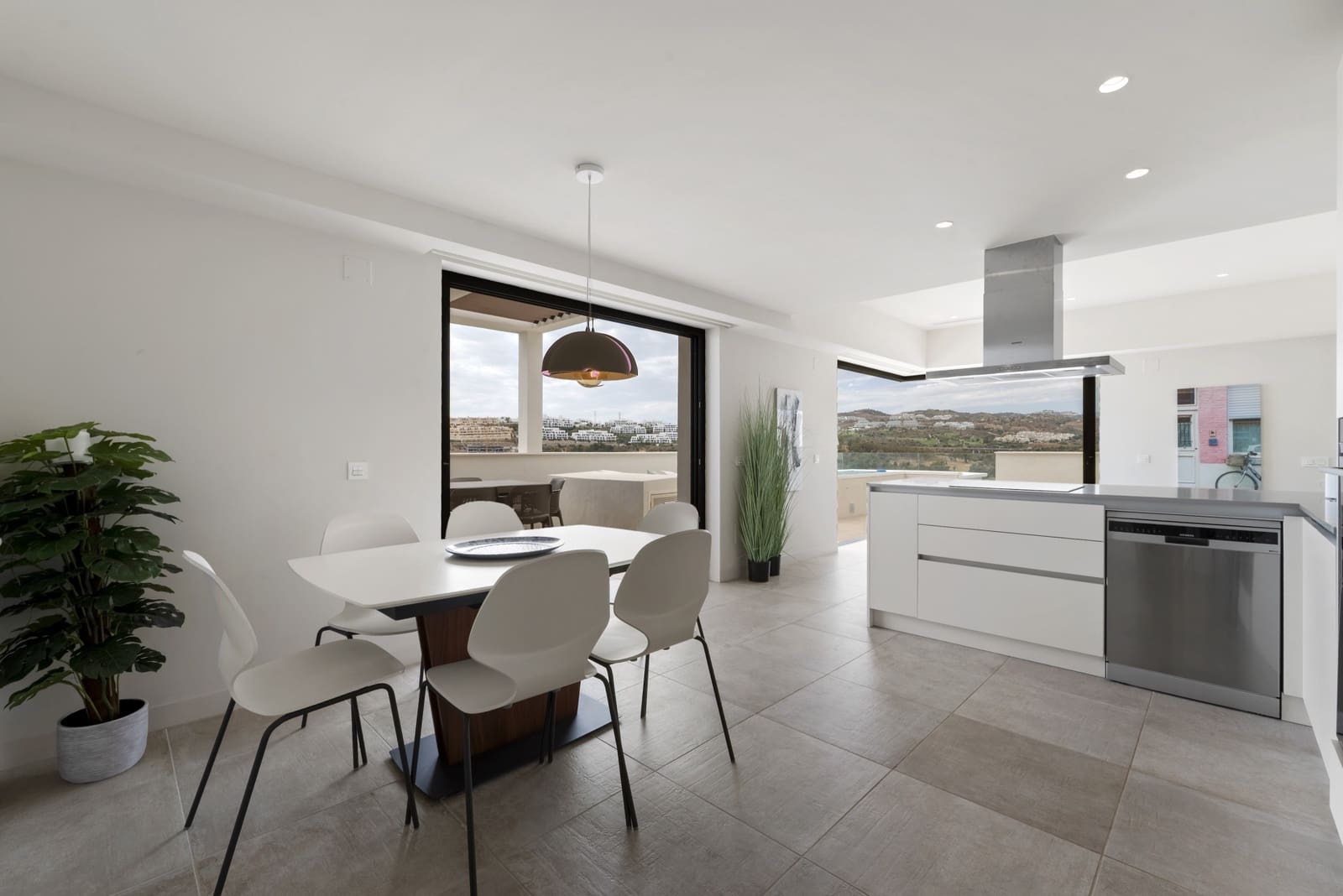 3 soverom Penthouse til salgs i La Cala de Mijas med svømmebasseng garasje - € 1 200 000 (Ref: 10071849)