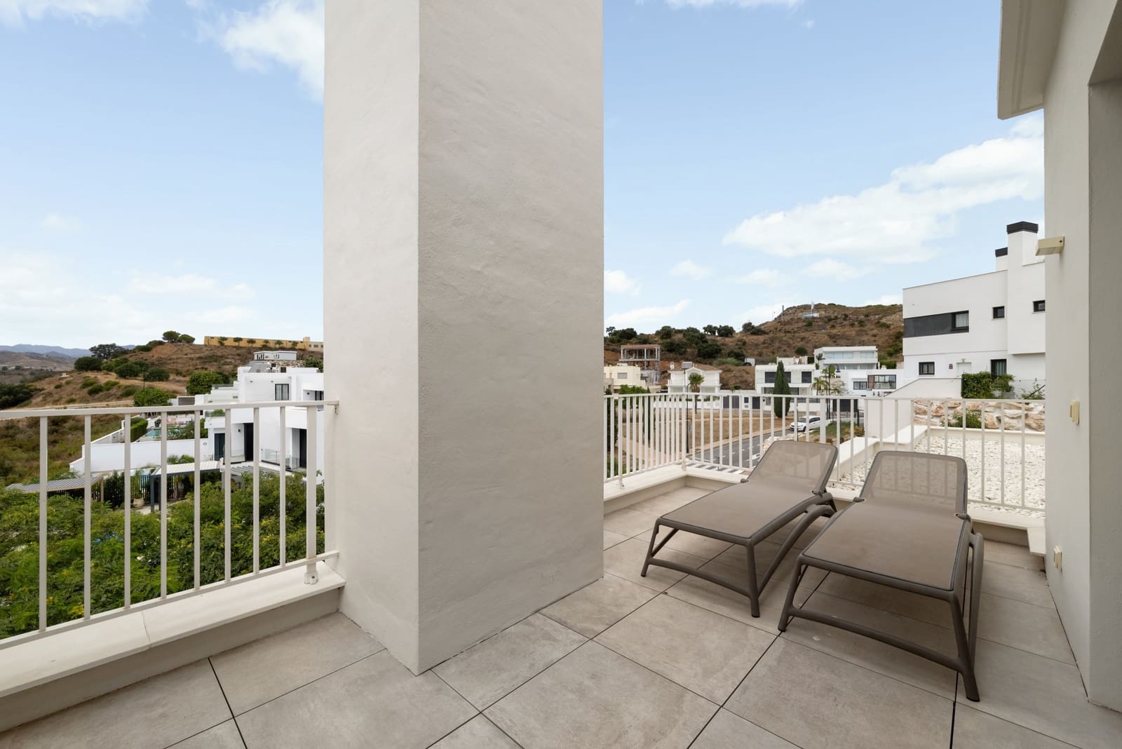 3 soverom Penthouse til salgs i La Cala de Mijas med svømmebasseng garasje - € 1 200 000 (Ref: 10071849)