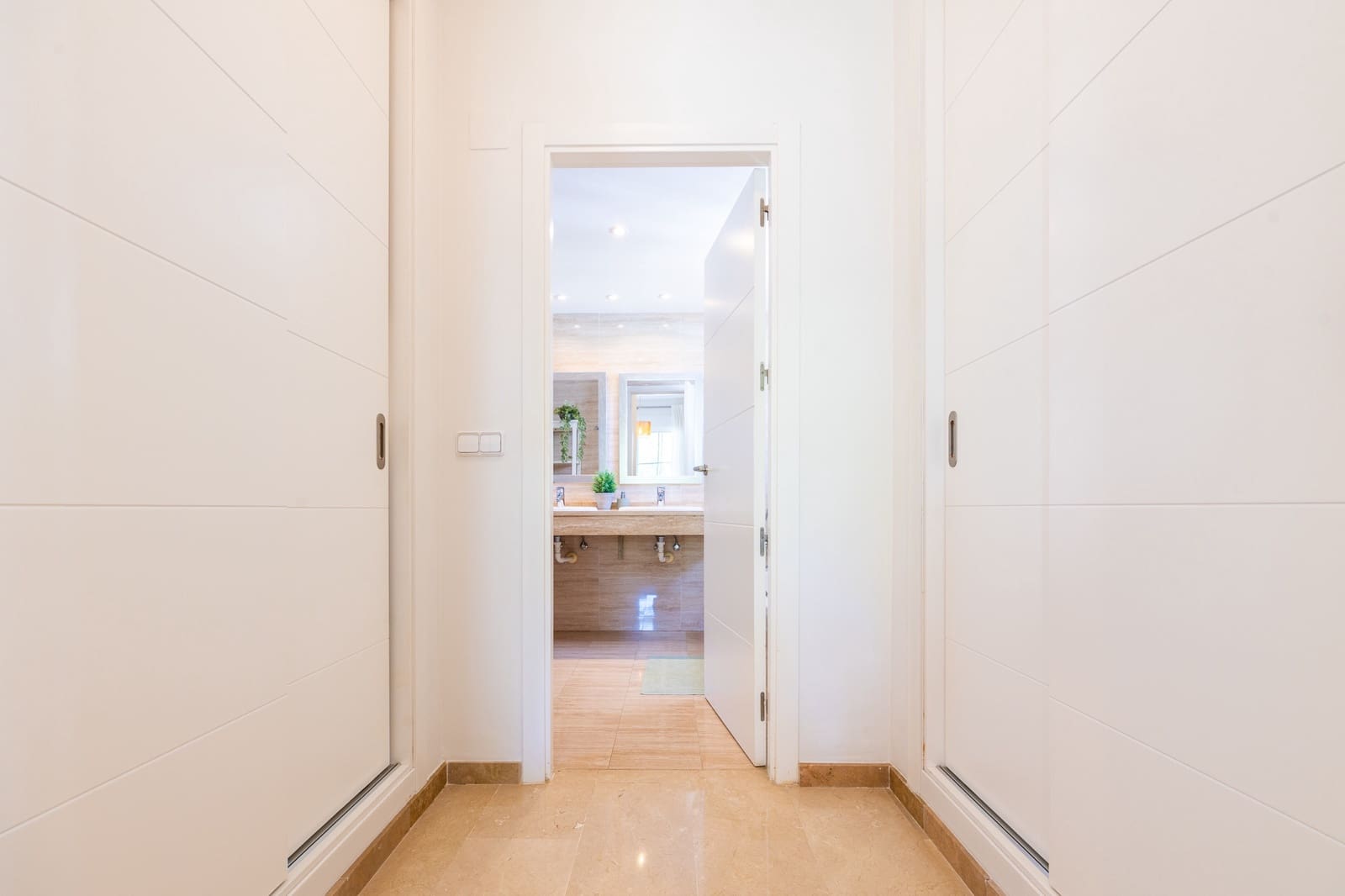 3 sypialnia Apartament na sprzedaż w La Cala de Mijas z basenem garażem - 845 000 € (Ref: 10074773)