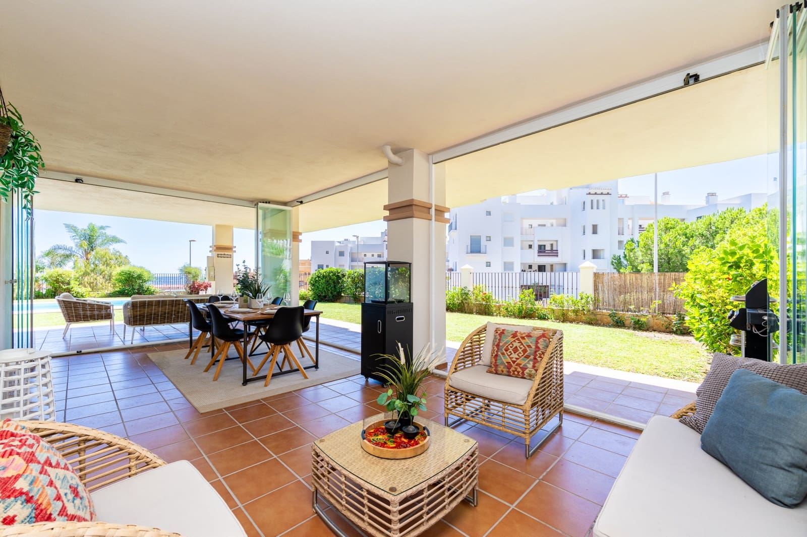 3 sypialnia Apartament na sprzedaż w La Cala de Mijas z basenem garażem - 845 000 € (Ref: 10074773)