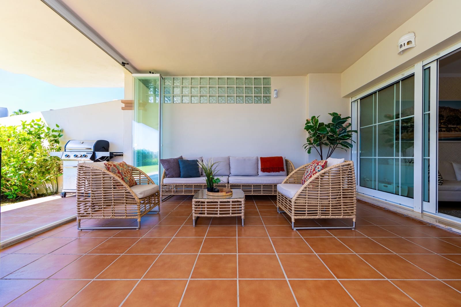 3 sypialnia Apartament na sprzedaż w La Cala de Mijas z basenem garażem - 845 000 € (Ref: 10074773)