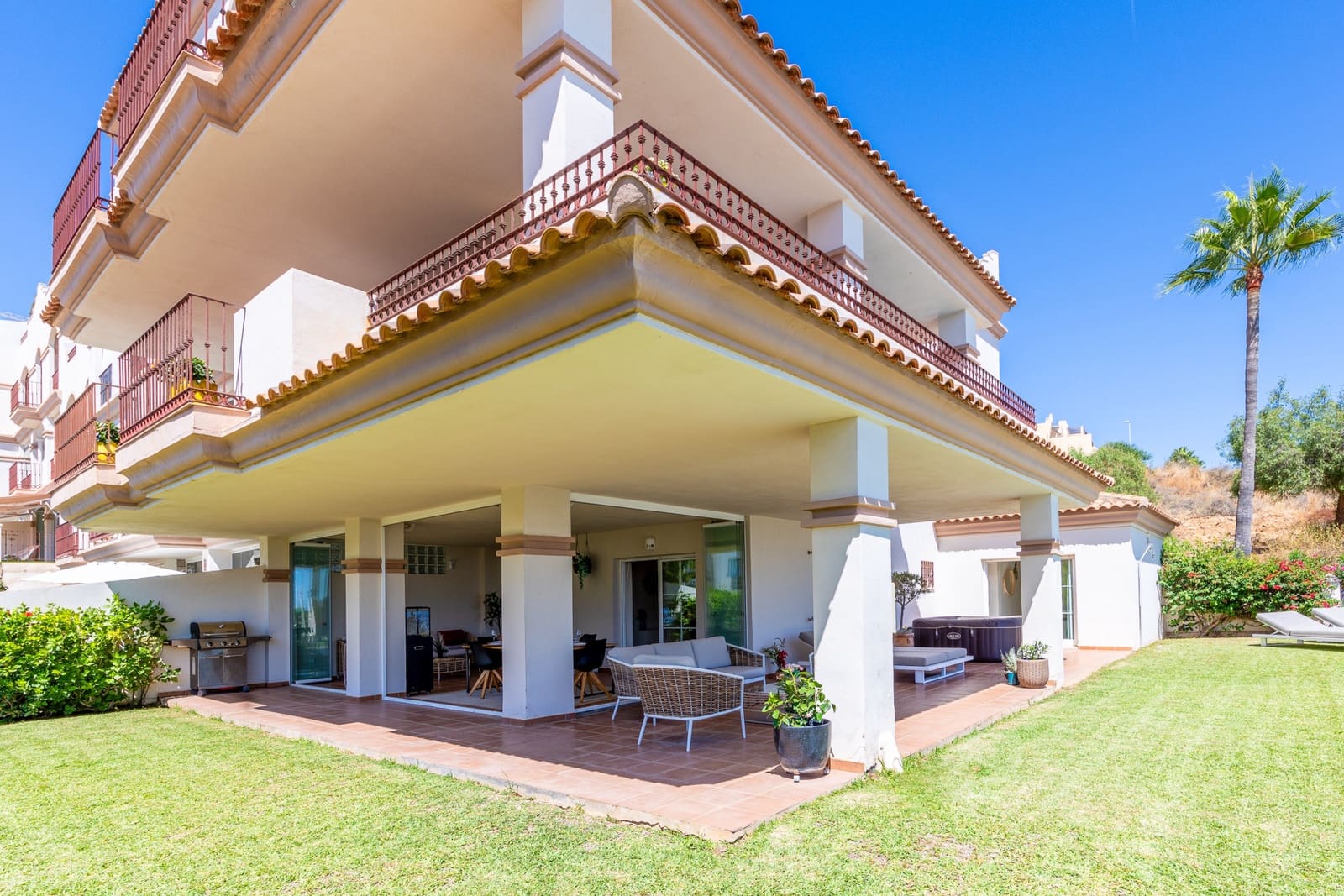3 sypialnia Apartament na sprzedaż w La Cala de Mijas z basenem garażem - 845 000 € (Ref: 10074773)