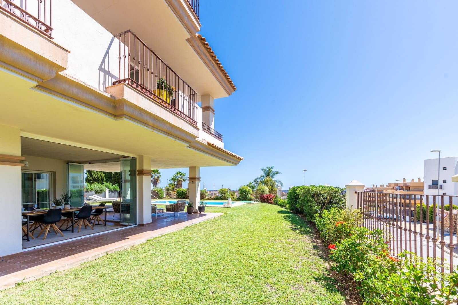 3 sypialnia Apartament na sprzedaż w La Cala de Mijas z basenem garażem - 845 000 € (Ref: 10074773)