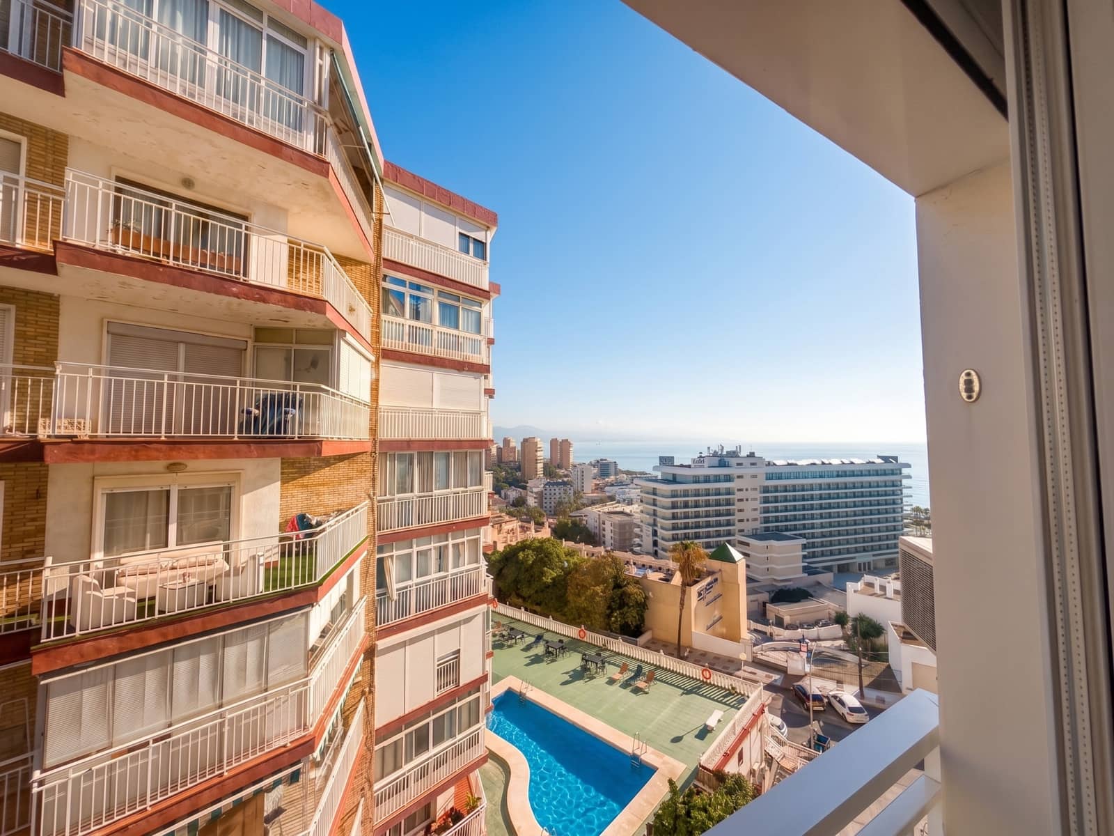 2 bedroom Apartment for sale in Torremolinos with pool - € 373,000 (Ref: 10080253)