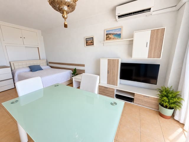 Yksiö myytävänä paikassa Torremolinos mukana uima-altaan - 190 000 € (Ref: 10106610)
