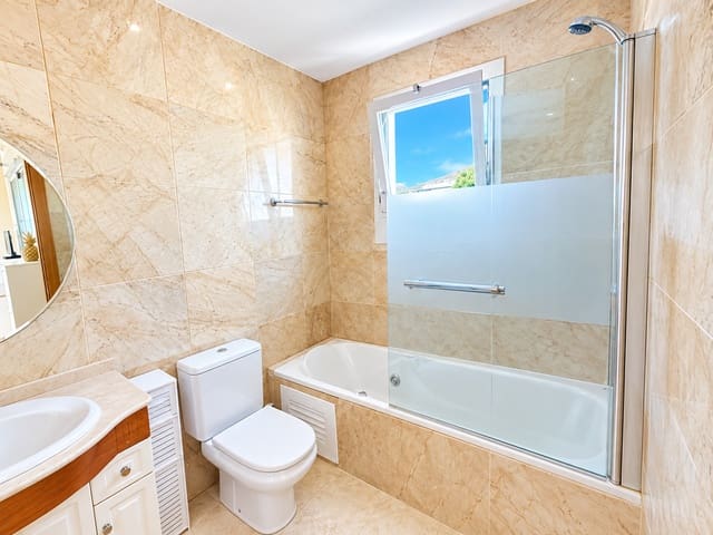 2 slaapkamer Penthouse te koop in Benalmadena Costa, Benalmádena met zwembad garage - € 515.000 (Ref: 10110469)