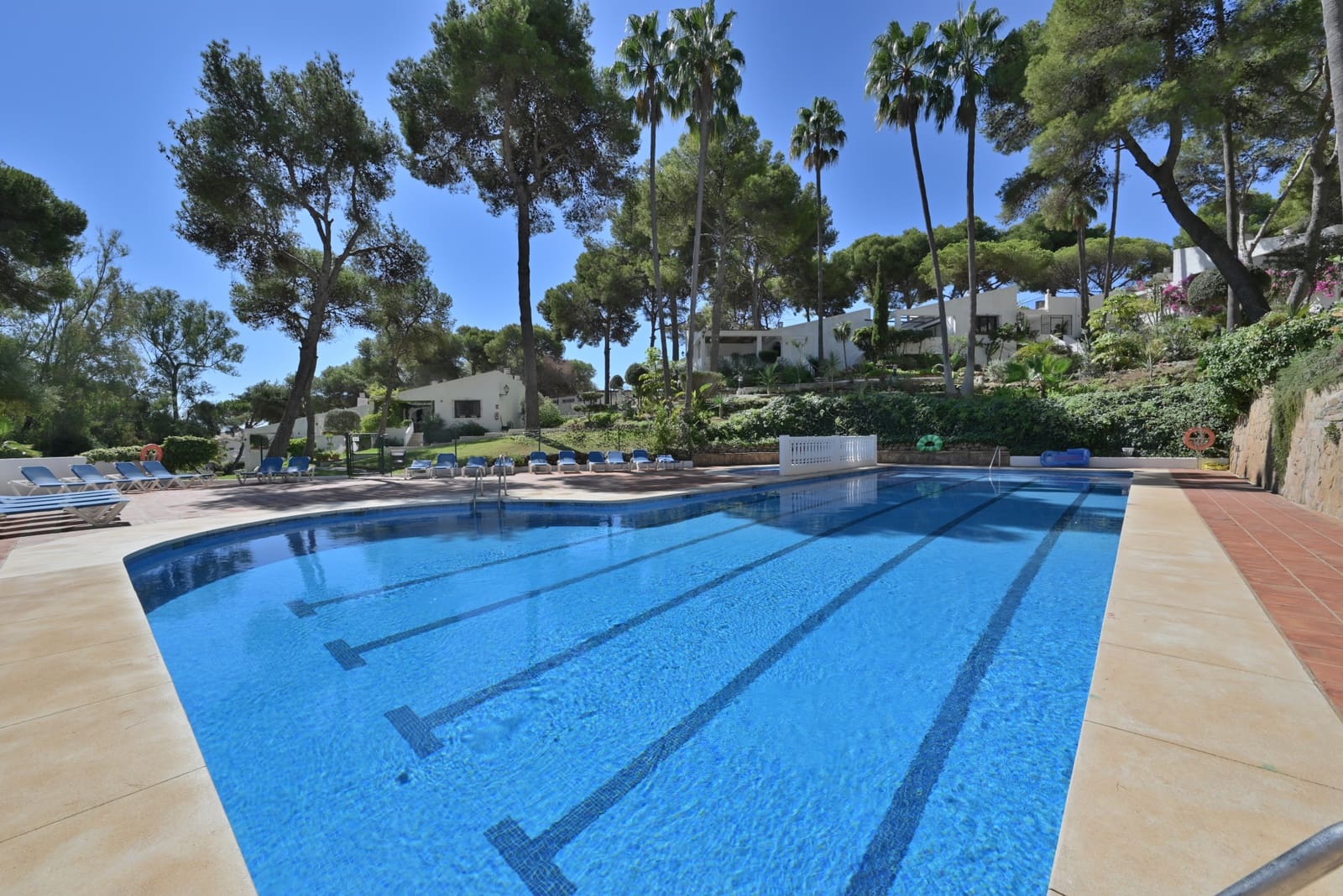 2 chambre Maison de Ville à vendre à Calahonda avec piscine - 320 000 € (Ref: 10115414)