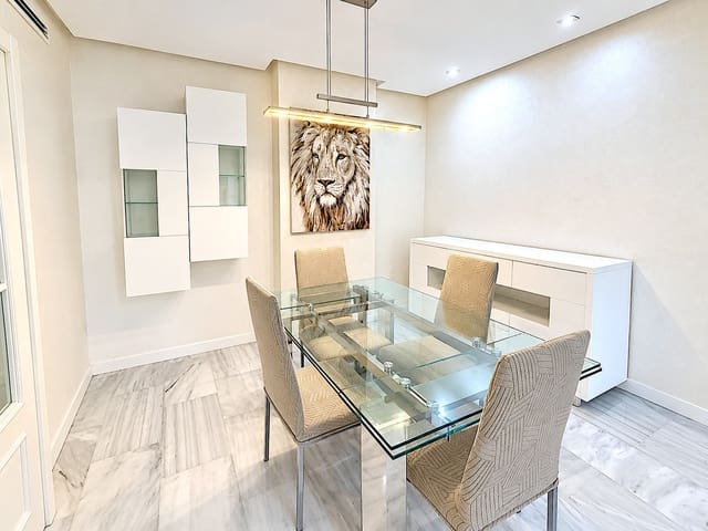 4 makuuhuone Huoneisto myytävänä paikassa Torremolinos mukana uima-altaan 
autotalli - 410 000 € (Ref: 10121183)