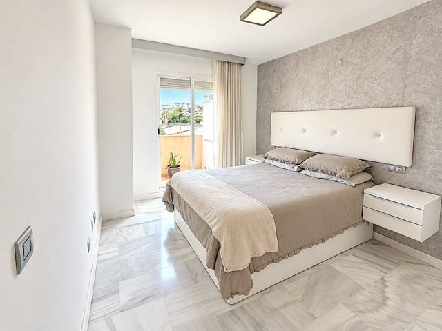 4 makuuhuone Huoneisto myytävänä paikassa Torremolinos mukana uima-altaan 
autotalli - 410 000 € (Ref: 10121183)