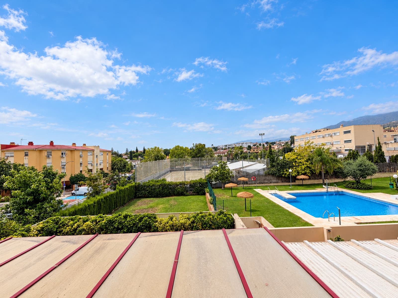 4 makuuhuone Huoneisto myytävänä paikassa Torremolinos mukana uima-altaan 
autotalli - 410 000 € (Ref: 10121183)