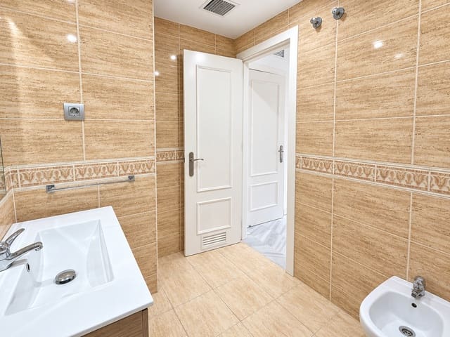 4 makuuhuone Huoneisto myytävänä paikassa Torremolinos mukana uima-altaan 
autotalli - 410 000 € (Ref: 10121183)
