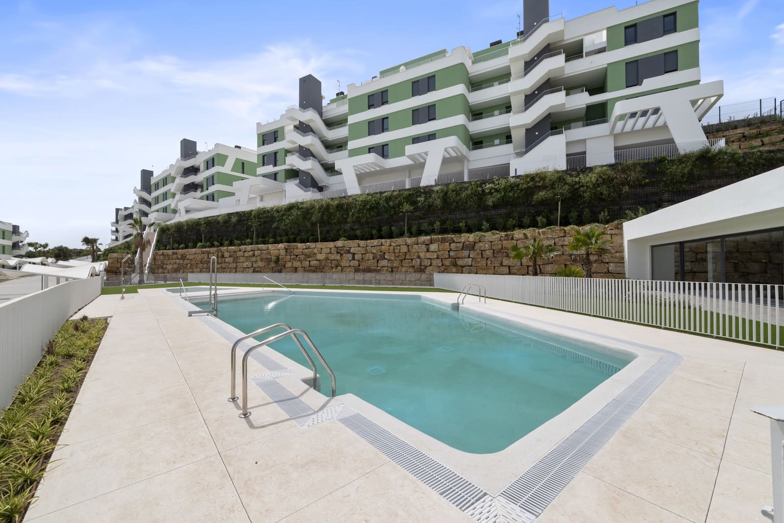 3 makuuhuone Huoneisto myytävänä paikassa La Cala de Mijas mukana uima-altaan 
autotalli - 469 000 € (Ref: 10127508)