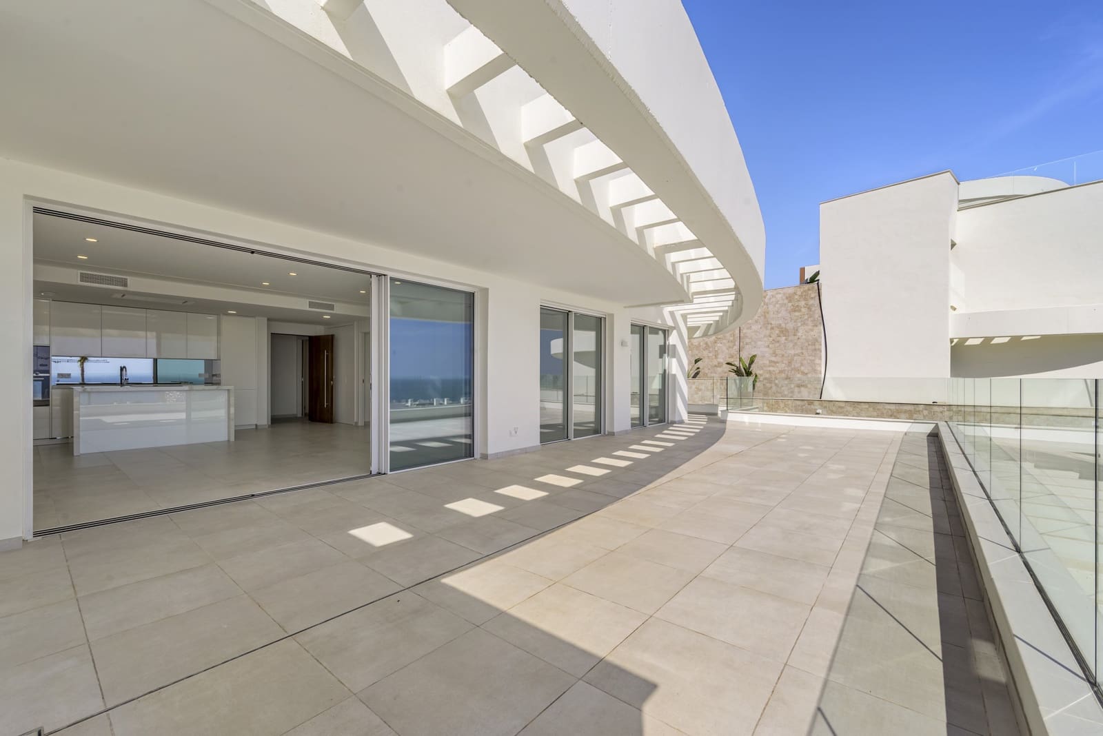 3 slaapkamer Appartement te koop in La Cala de Mijas met zwembad garage - € 1.050.000 (Ref: 10135523)