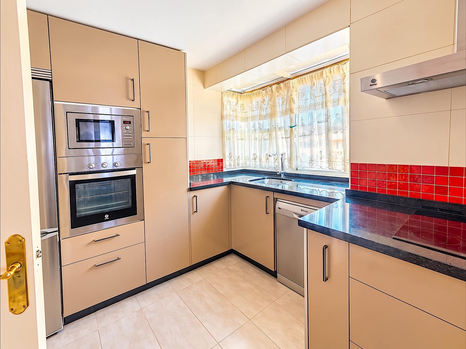 3 slaapkamer Appartement te koop in Mijas Costa - € 395.000 (Ref: 10138983)