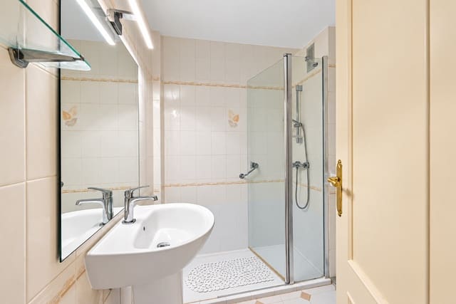 2 quarto Apartamento para venda em Riviera del Sol, Mijas com piscina - 295 000 € (Ref: 10138984)
