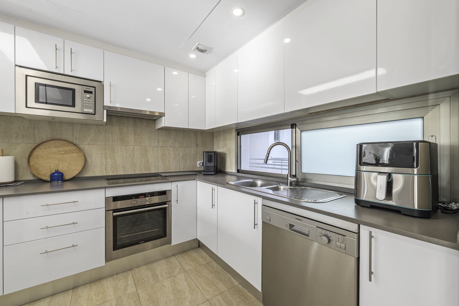 3 sypialnia Penthouse na sprzedaż w La Cala de Mijas z basenem garażem - 545 000 € (Ref: 10138985)