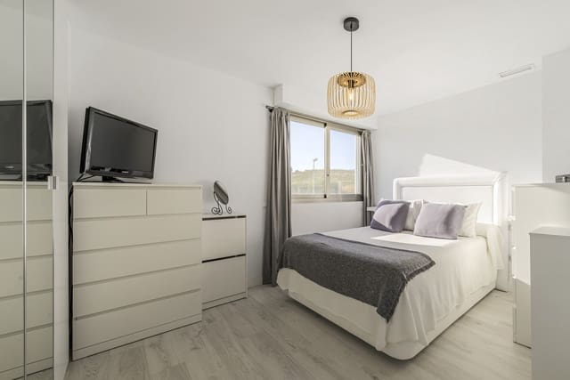 3 sypialnia Penthouse na sprzedaż w La Cala de Mijas, Mijas z basenem garażem - 545 000 € (Ref: 10138985)