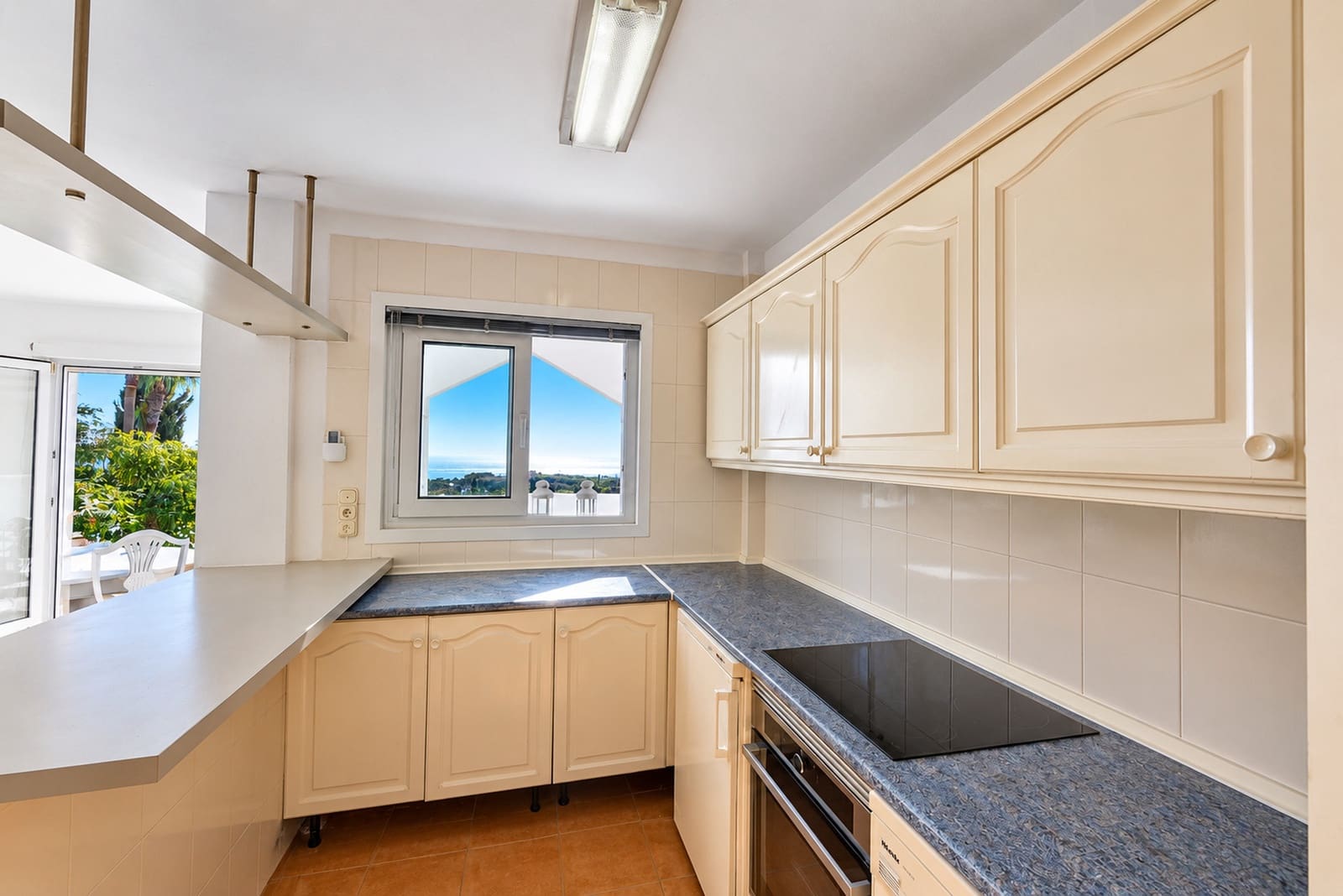2 soverom Penthouse til salgs i Marbella med svømmebasseng garasje - € 390 000 (Ref: 10154501)