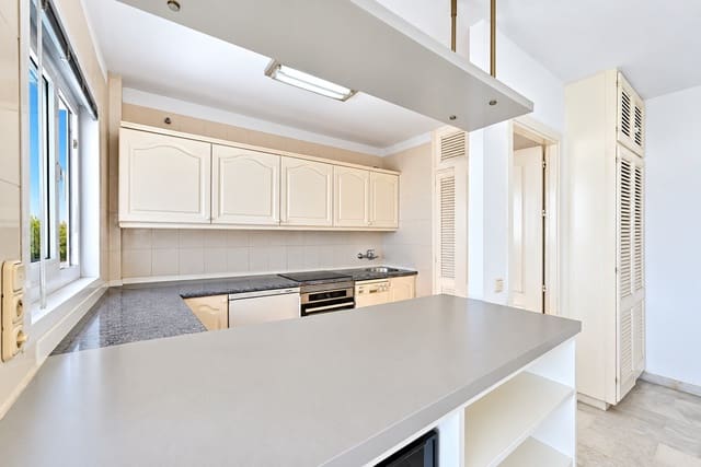 2 soverom Penthouse til salgs i Marbella med svømmebasseng garasje - € 390 000 (Ref: 10154501)