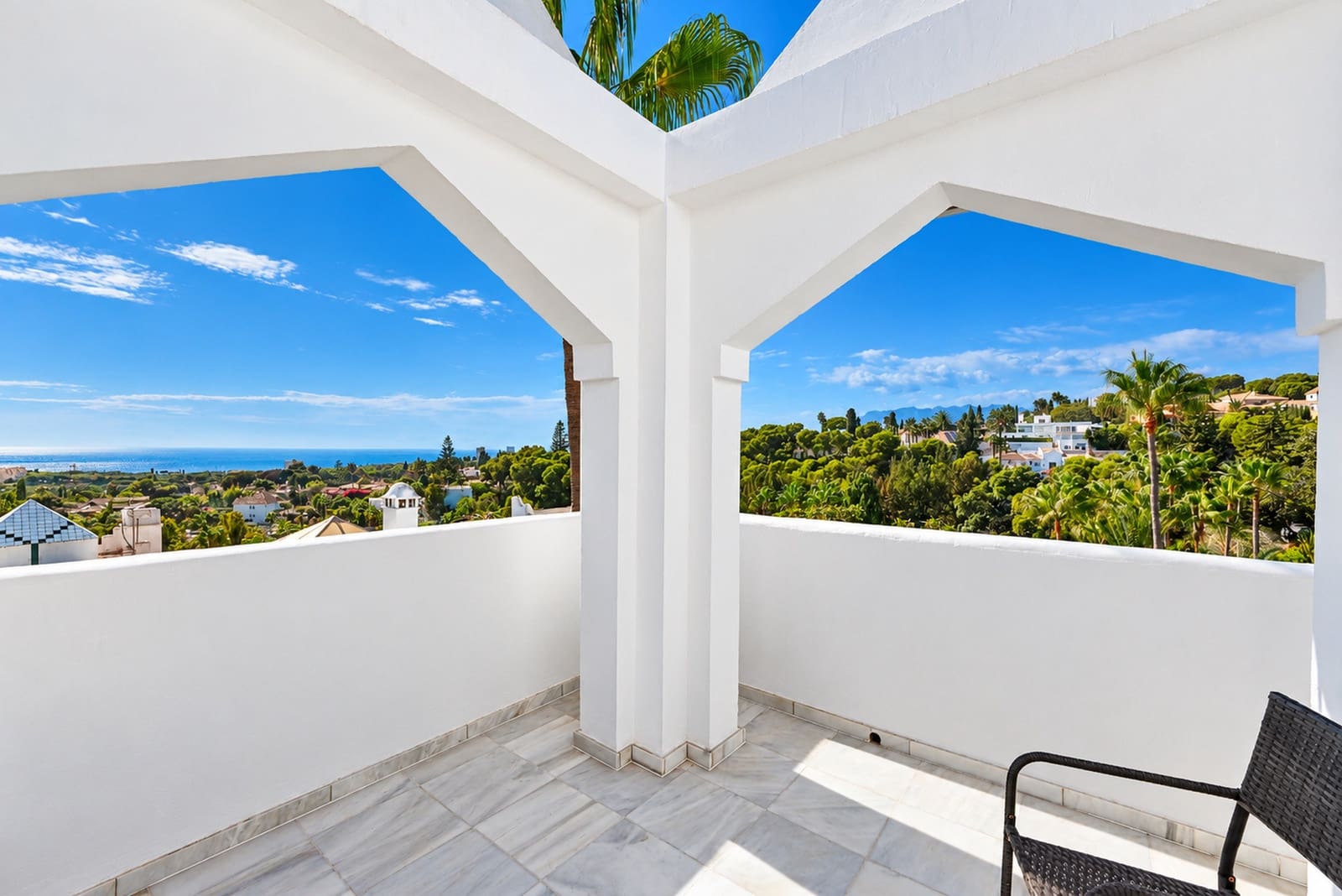 2 soverom Penthouse til salgs i Marbella med svømmebasseng garasje - € 390 000 (Ref: 10154501)