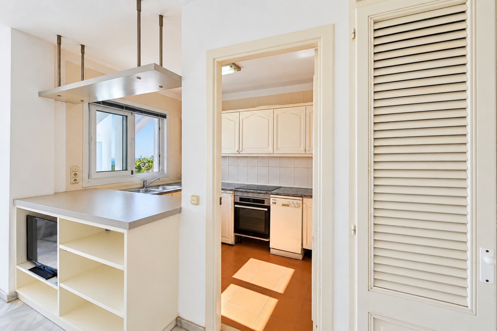 2 soverom Penthouse til salgs i Marbella med svømmebasseng garasje - € 390 000 (Ref: 10154501)