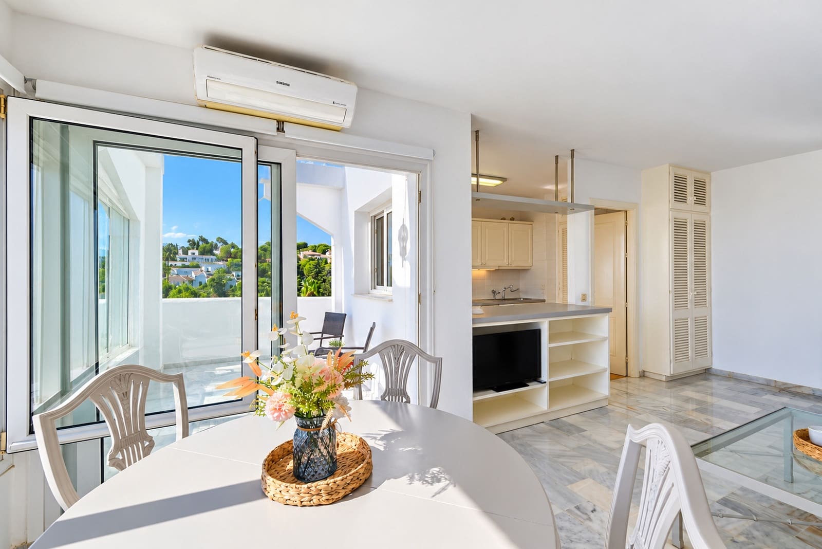 2 soverom Penthouse til salgs i Marbella med svømmebasseng garasje - € 390 000 (Ref: 10154501)