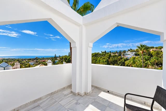 2 soverom Penthouse til salgs i Marbella med svømmebasseng garasje - € 390 000 (Ref: 10154501)