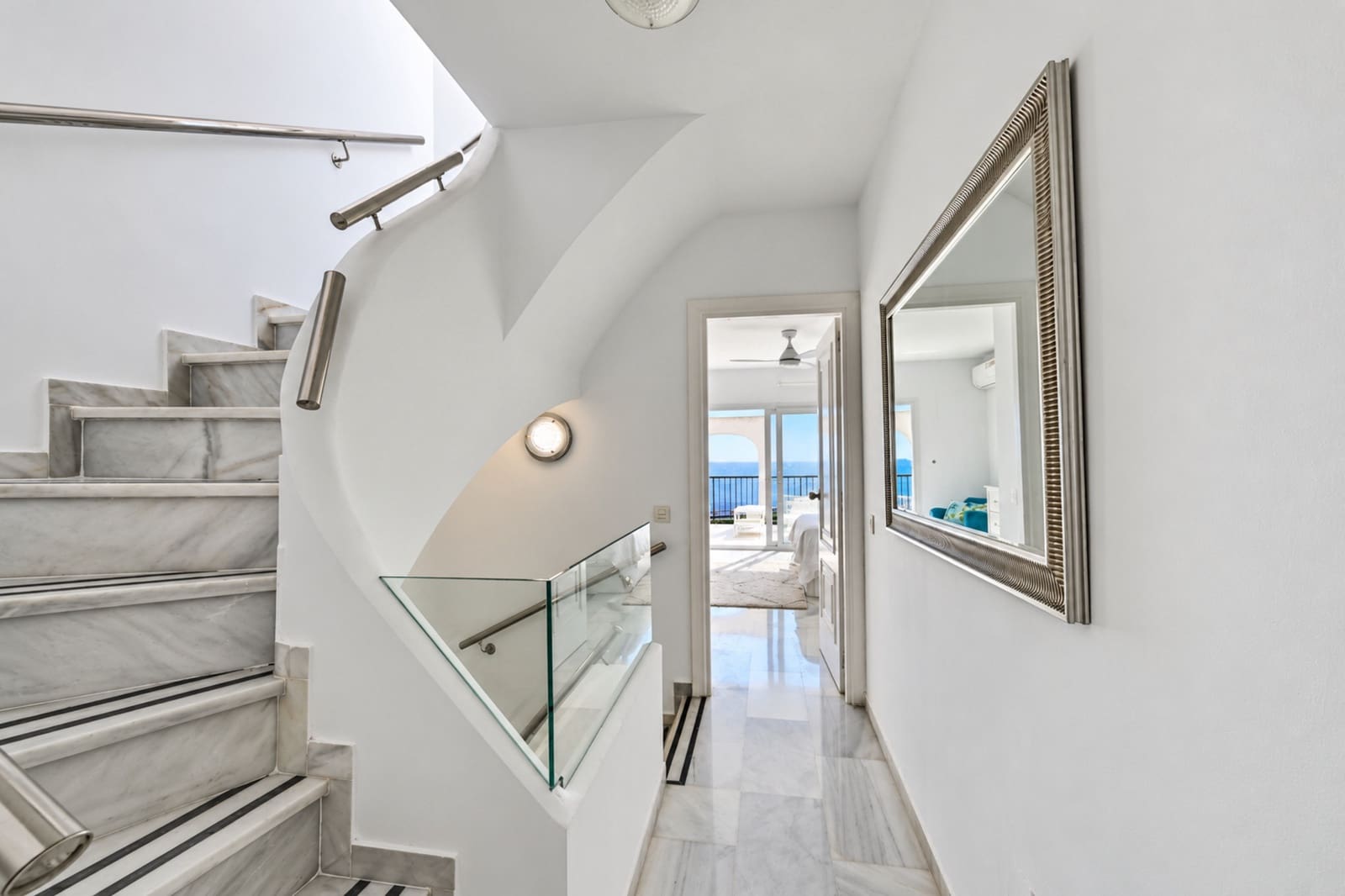 2 slaapkamer Huis te koop in Calahonda met zwembad - € 675.000 (Ref: 10157082)