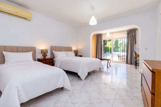 4 soverom Villa til salgs i Riviera del Sol, Mijas med svømmebasseng garasje - € 995 000 (Ref: 10160802)