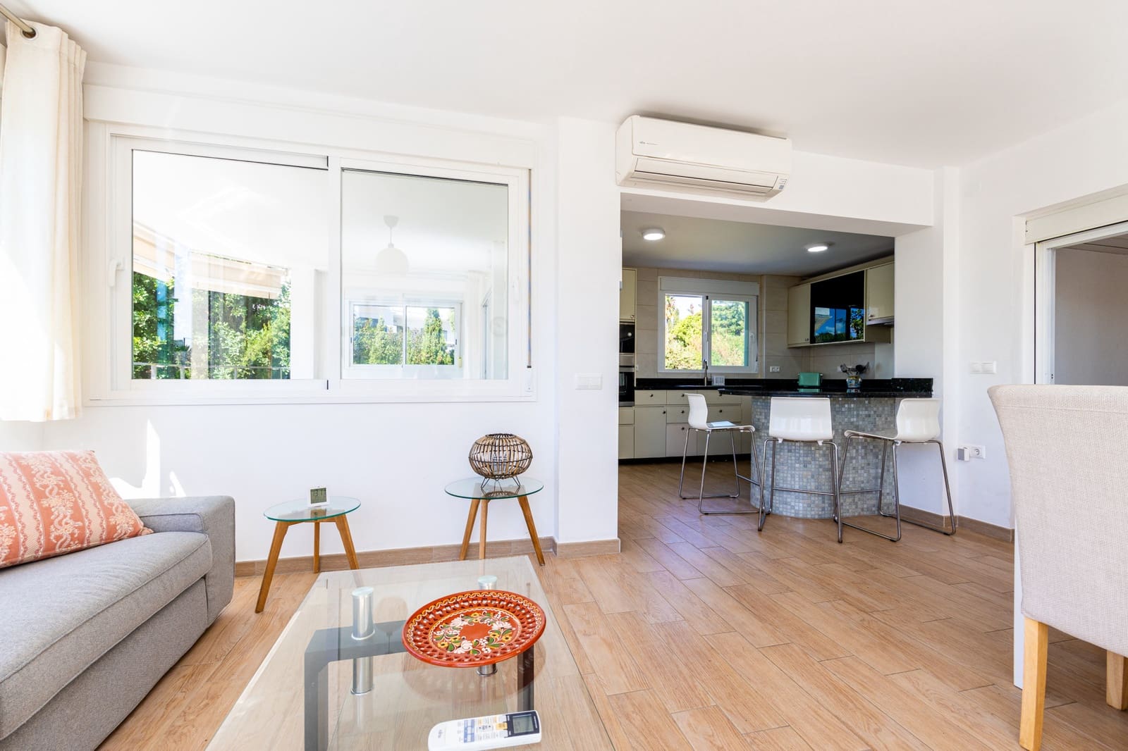 4 soverom Villa til salgs i Riviera del Sol med svømmebasseng garasje - € 995 000 (Ref: 10160802)