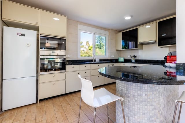 4 soverom Villa til salgs i Riviera del Sol, Mijas med svømmebasseng garasje - € 995 000 (Ref: 10160802)