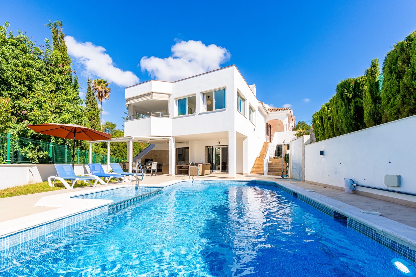 4 soverom Villa til salgs i Riviera del Sol med svømmebasseng garasje - € 995 000 (Ref: 10160802)