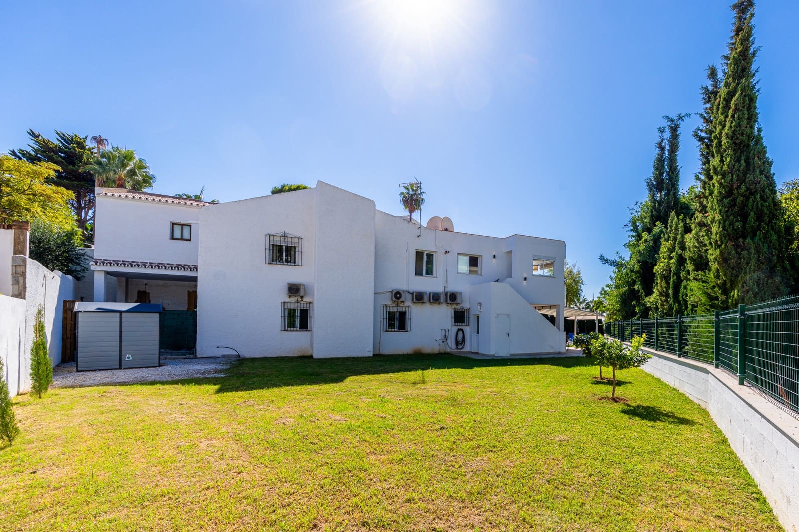 4 soverom Villa til salgs i Riviera del Sol med svømmebasseng garasje - € 995 000 (Ref: 10160802)