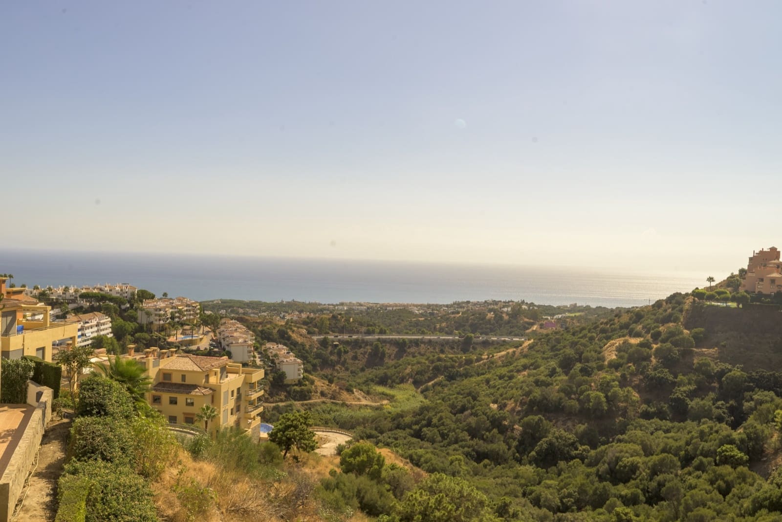 2 bedroom Apartment for sale in Calahonda with pool garage - € 349,000 (Ref: 10162077)