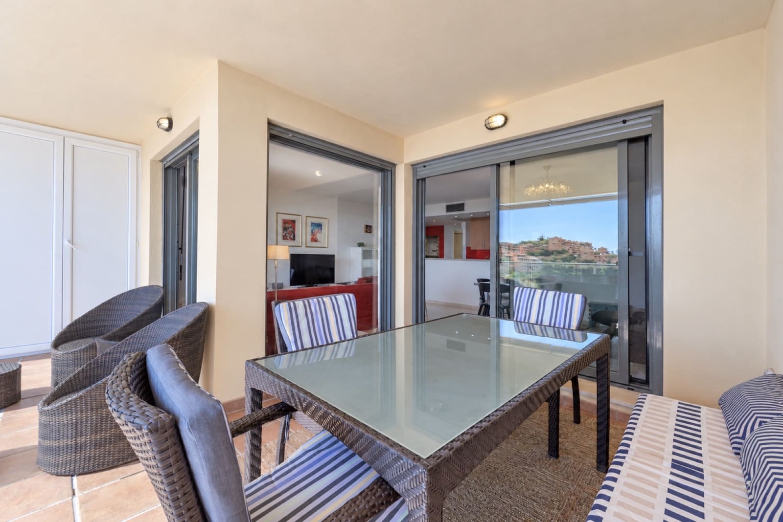 2 bedroom Apartment for sale in Calahonda with pool garage - € 349,000 (Ref: 10162077)