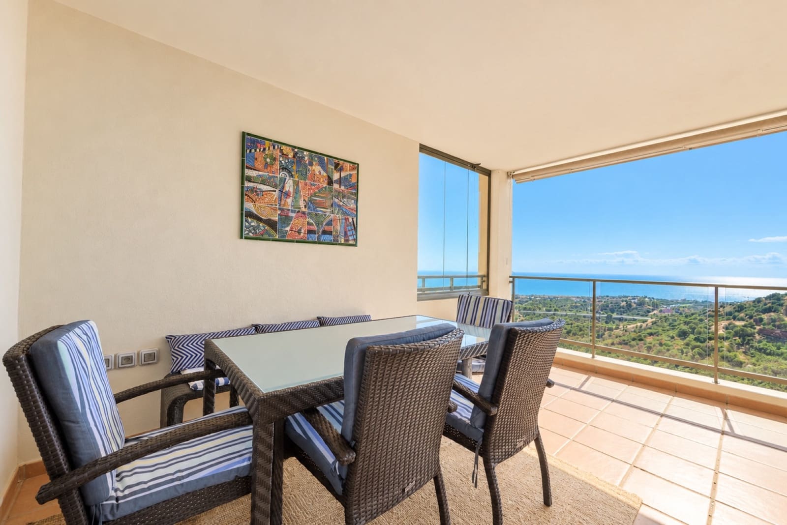2 bedroom Apartment for sale in Calahonda with pool garage - € 349,000 (Ref: 10162077)