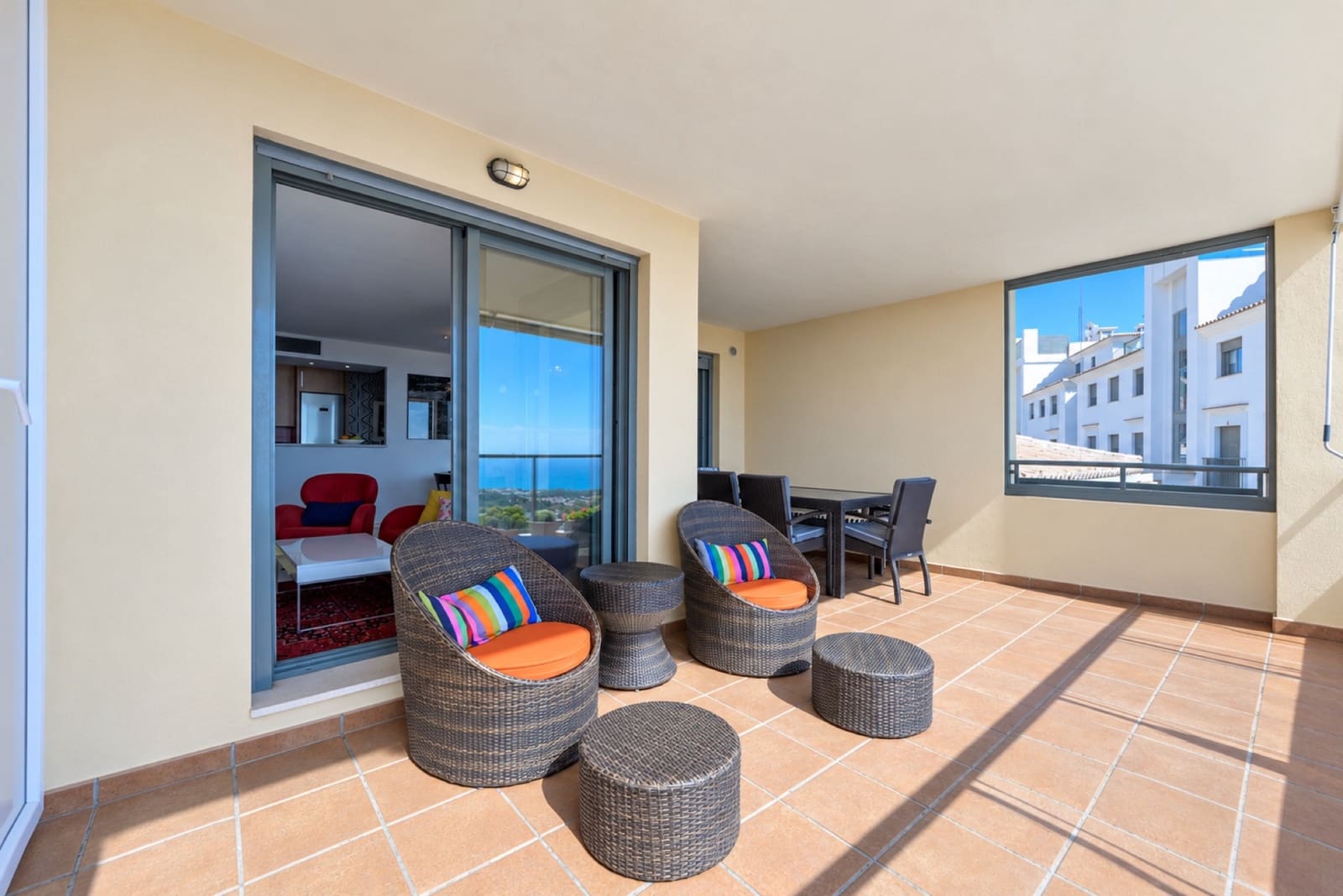 2 bedroom Apartment for sale in Calahonda with pool garage - € 349,000 (Ref: 10162077)