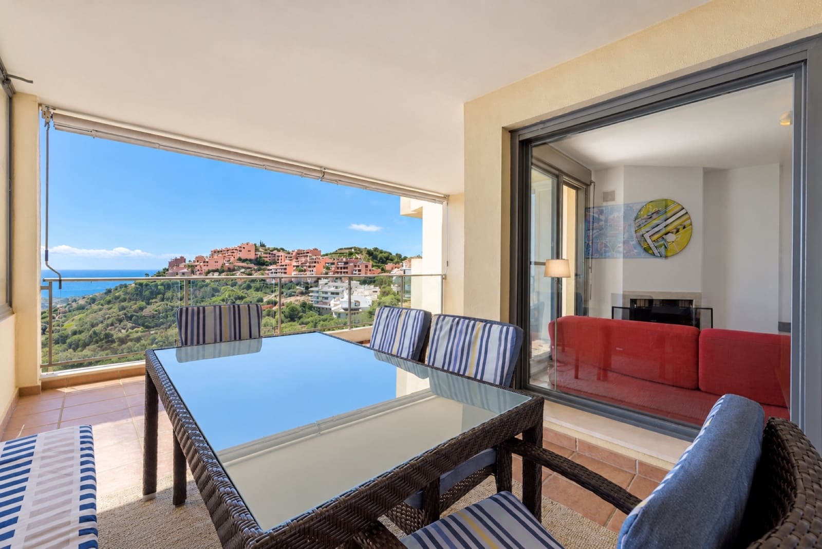 2 bedroom Apartment for sale in Calahonda with pool garage - € 349,000 (Ref: 10162077)